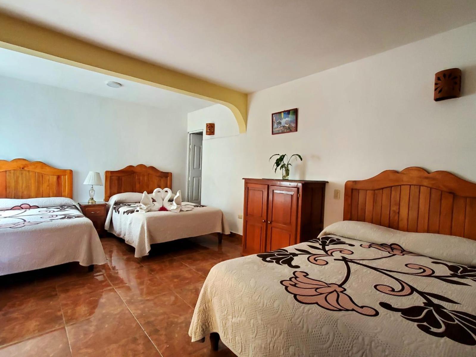 Hotel Posada Camelinas Patzcuaro Bagian luar foto