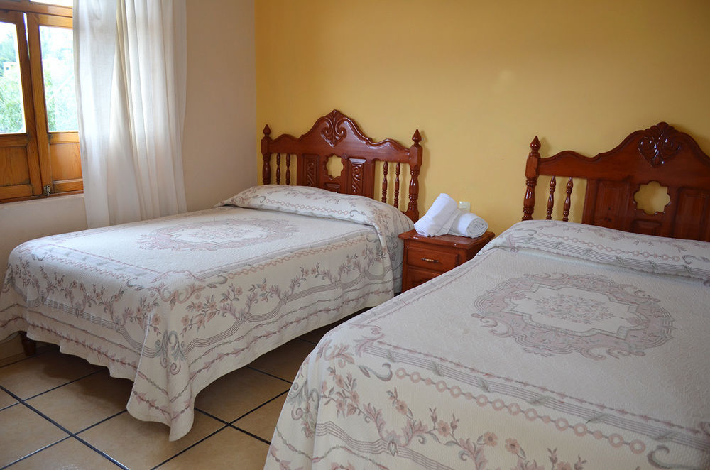 Hotel Posada Camelinas Patzcuaro Bagian luar foto