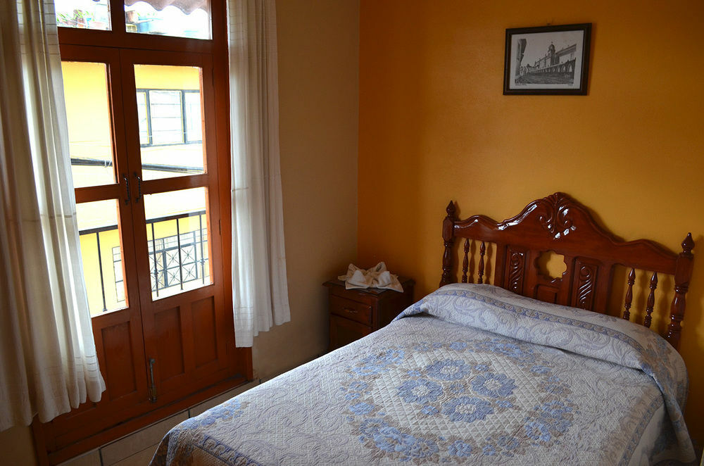 Hotel Posada Camelinas Patzcuaro Bagian luar foto